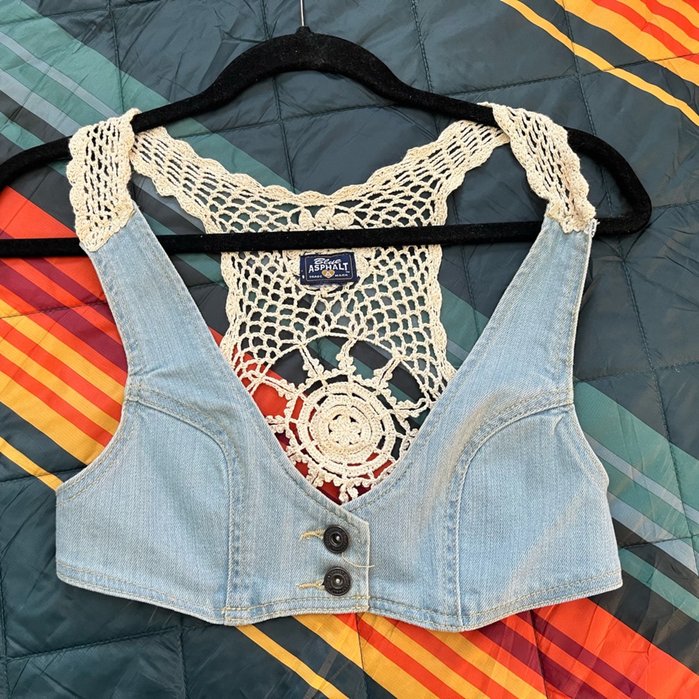Cropped vest